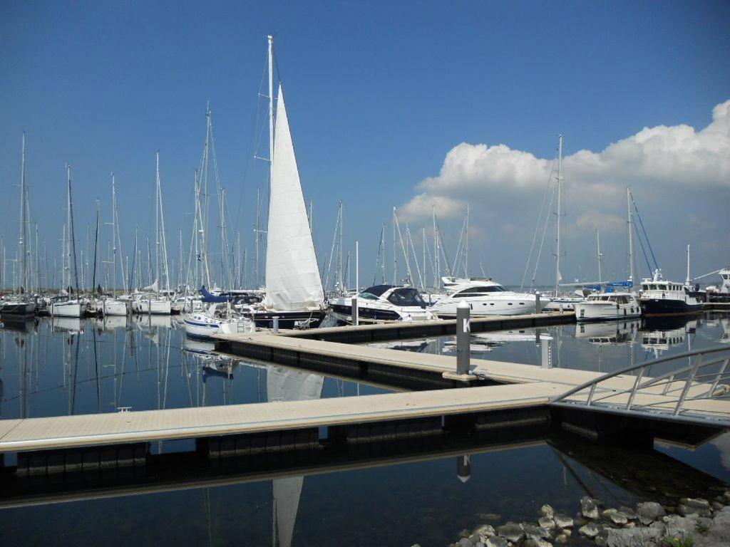 Traumhaftes freistehendes Ferienhaus, an der See, Strand, Yachthafen, W-Lan Bruinisse Exterior foto