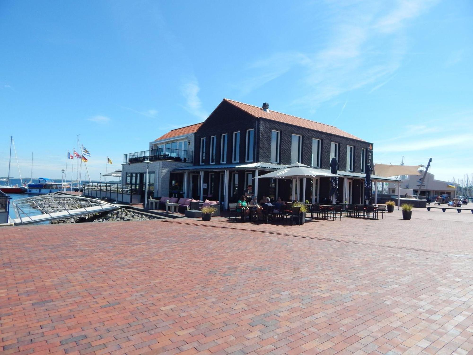 Traumhaftes freistehendes Ferienhaus, an der See, Strand, Yachthafen, W-Lan Bruinisse Exterior foto