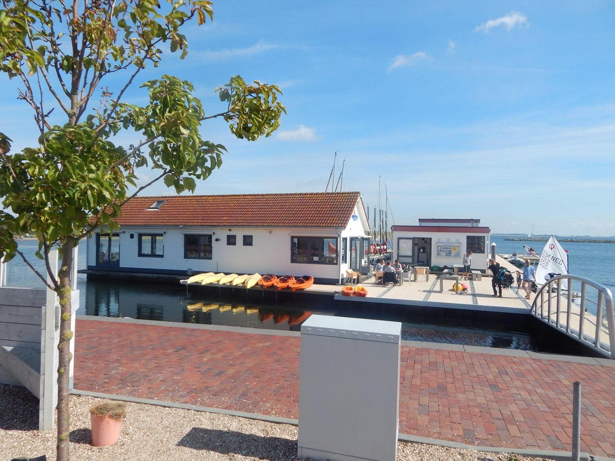 Traumhaftes freistehendes Ferienhaus, an der See, Strand, Yachthafen, W-Lan Bruinisse Exterior foto