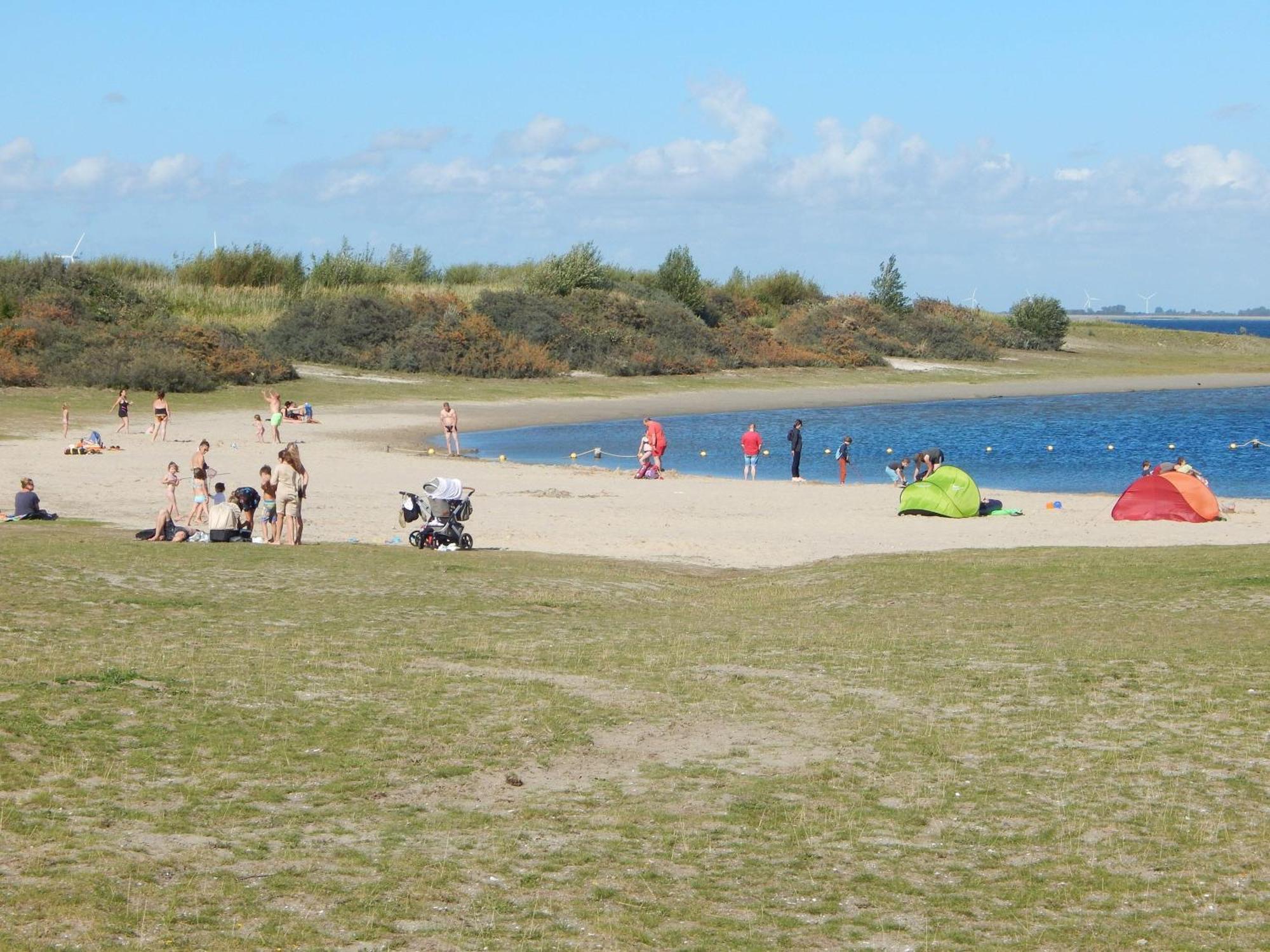 Traumhaftes freistehendes Ferienhaus, an der See, Strand, Yachthafen, W-Lan Bruinisse Exterior foto